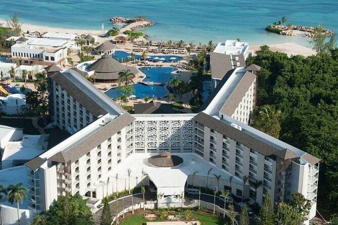 Private Airport Transfers to Royalton Blue Waters and White Sand - The 30–45 Minute Drive: What It Feels Like in Real Life