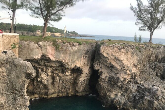 Private and Customized Tour to Negril From Montego Bay - Rick’s Cafe: Sunset Views and the Cliffside Spectator Moment