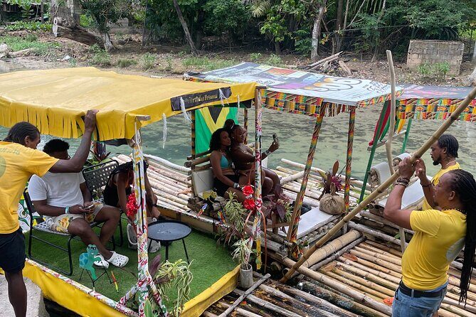 Private Bamboo Rafting in Montego Bay - The limestone massage stop: relaxation at mid-ride