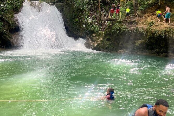 Private fun fill tour from Montego Bay to dunns river & blue hole - Ocho Rios jerk lunch: one hour to eat like you mean it
