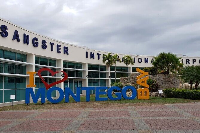 Private Montego Bay Airport Transfer To Hotels in Falmouth - The Ride Itself: Air-Conditioning, WiFi, and Small Comforts