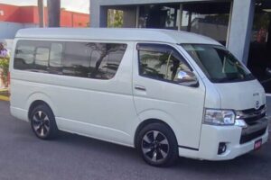 Private Montego Bay Airport Transfer to Montego Bay Hotels - Photo Stops, Shopping, and Lunch Time: Flexible Transfer Rhythm