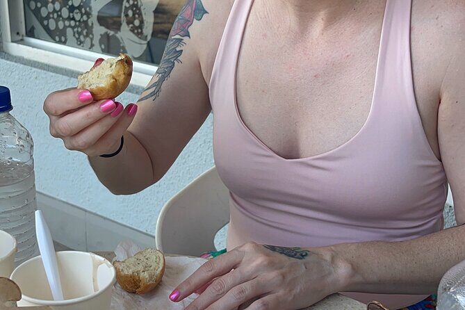 Private Montego Bay Foodie Tour with City Highlights - Stop 1: Juici Patties and why this is the perfect first bite