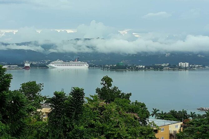 Private Montego Bay Highlights Tour - Ironshore and Residential Communities: Seeing Daily Life