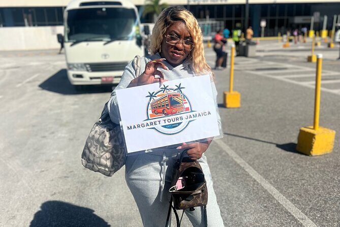 Private Montego Bay Jamaica Airport Transfer - Finding your driver fast at Sangster International (MBJ)