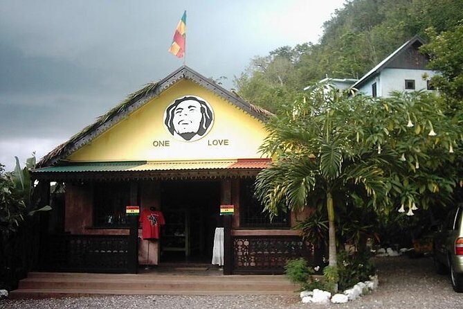 Private Nine Mile Tour from Montego Bay - Entering Nine Mile: What the 1-Hour Guided Tour Really Covers