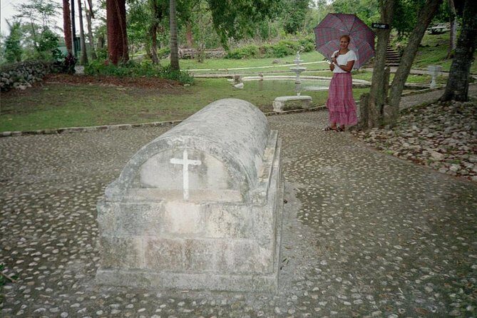 Private Rose Hall Great House Tour from Montego Bay - The White Witch story and Annie Palmer’s grave