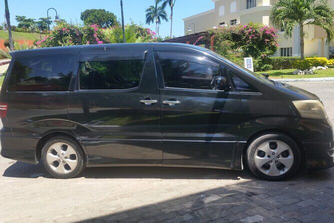 Private Sangster Airport Transfer to Grand Palladium Resort - One-Way vs Round-Trip: Choose the Version That Matches Your Trip