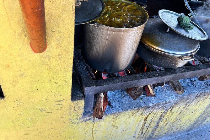 Private Seafood Tour and Floyds Pelican Bar or Black River Safari - From Montego Bay to Arawak’s Rest Stop: start with real Jamaican plates