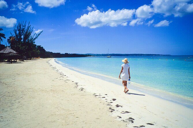 Private Tour of Negril Beach and Sunset at Ricks Cafe - Stop 2: Negril Lighthouse in 30 minutes (short stop, real payoff)
