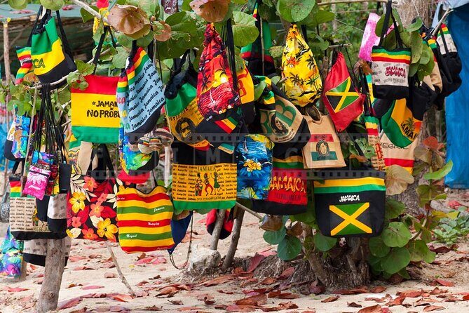 Private Tour Souvenir Shopping in Montego Bay - Stop 1: Montego Bay Gift Shops for Souvenirs and Liquor