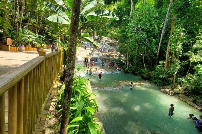 Private Transfer from Montego Bay to Dunns River Falls - The Drive Itself: Sea Views, Chukka Cove, and Quick Photo Moments