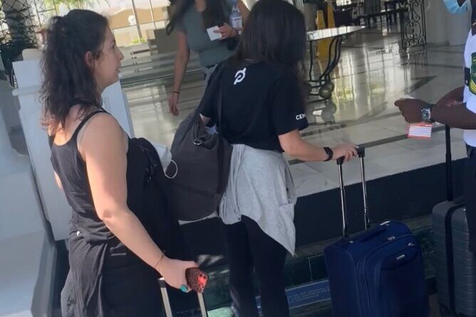 Private Transfer From or To Airport to Montego Bay Hotels - From Sangster Airport to your hotel: how the ride usually feels