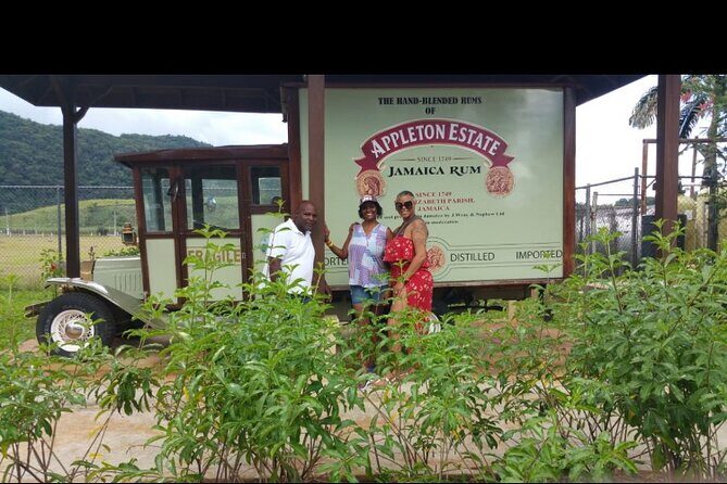 Private Transportation from Montego Bay to Appleton Estate & Pelican Bar - Floyd’s Pelican Bar: The 15-Minute Boat Ride and the Best Vibe