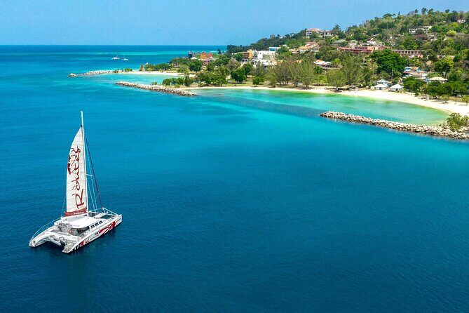 Reggae Catamaran and Snorkeling Open Bar Cruise Montego Bay - Crowds, Seating, and Motion: The Real Comfort Check