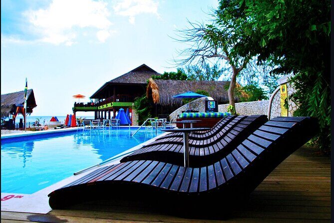 Rick's Cafe and 7 Mile Beach from Montego Bay - Montego Bay to Negril: easy riding, real comfort