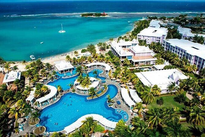Riu Montego Bay Resort Airport Transfer - Entering The Car: What Makes This Transfer Work