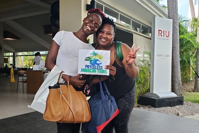RIU Reggae Palace and RIU Montego Bay Private Airport Transfer - What You Actually Get: Pickup, Vehicle Comfort, and Private Group Service