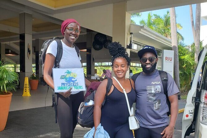RIU Reggae Palace and RIU Montego Bay Private Airport Transfer - Who Should Book This Transfer (Solo, Couples, and Groups)