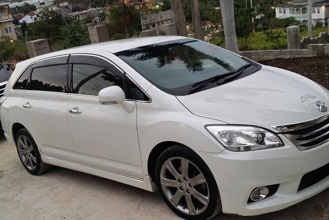 Runaway Bay Hotels Private Transfer - The Drive Experience: Comfort Plus Real-World Orientation