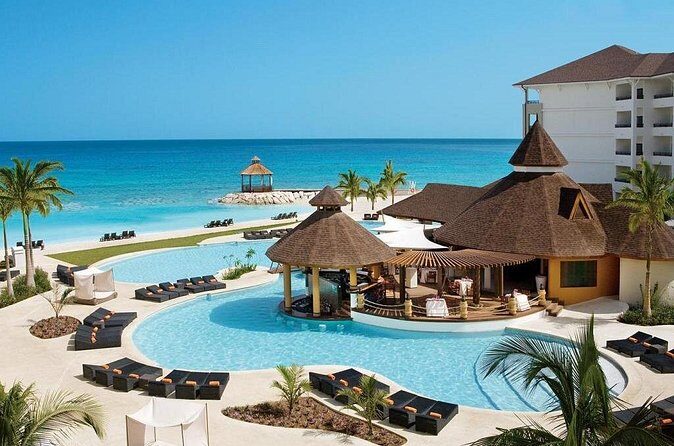 Secrets Resort Airport Transfer - A private transfer that starts working before you step outside