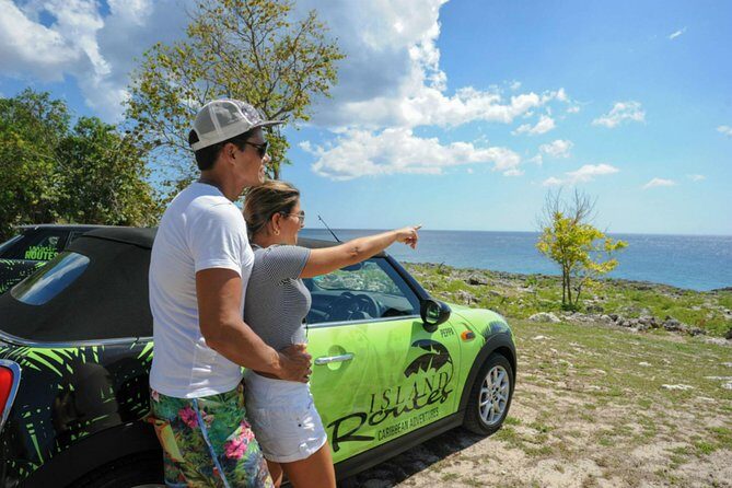 Self-Driven MINI Cooper Tour From Montego Bay To Negril - Rick’s Cafe for cliff divers: the entertainment break