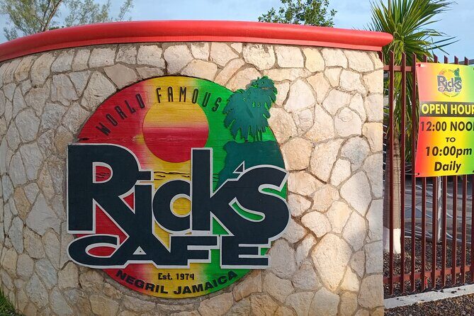 Seven Miles Beach in Negril and Ricks Cafe from Montego Bay - Should you book this Seven Mile Beach and Rick’s Café combo?