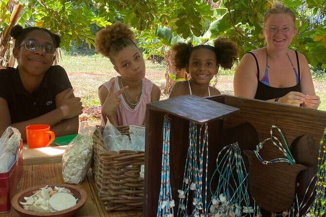 Souvenirs workshop A Mi Mek It! in Montego Bay Jamaica (FR & EN) - The art table under an ackee tree: where creativity actually happens