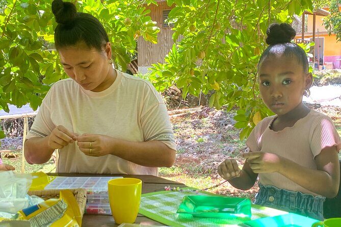 Souvenirs workshop A Mi Mek It! in Montego Bay Jamaica (FR & EN) - Tasting Jamaican soup, exotic fruits, and tea (not just a quick sip)