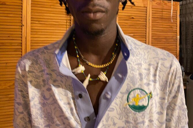 Souvenirs workshop A Mi Mek It! in Montego Bay Jamaica (FR & EN) - Treehouses and bird watching: a different kind of Jamaica view