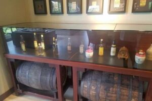 YS Falls and Appleton Estate Private Rum Tour - The famous VX sign moment and your rum-tasting flow