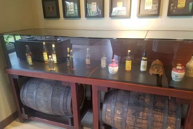 YS Falls and Appleton Estate Private Rum Tour - The famous VX sign moment and your rum-tasting flow