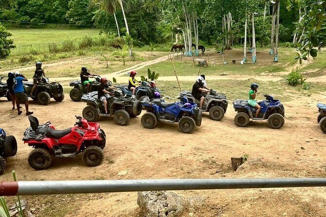 Zipline, Horseback Ride and Swim and Quad ATV bike in Negril - Horseback riding + swimming: your planned breather